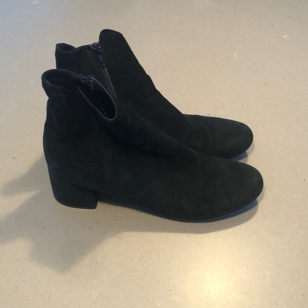 The Flexx Black Suede Ankle Boot